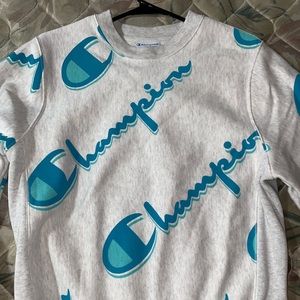 champion sweater !